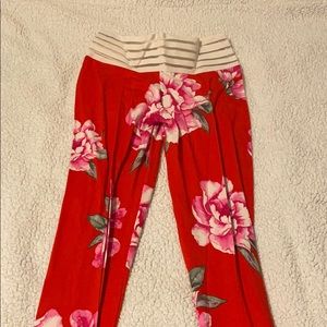 Cute booty lounge leggings L